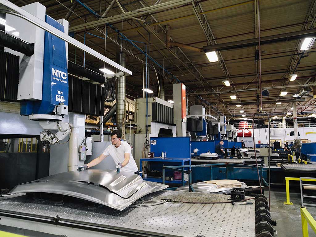 QMC_Plant-32-laser-cutting